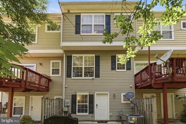 Building Photo - 23098 Fontwell Square