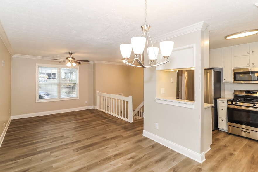 Building Photo - 140 Birch Rill Dr