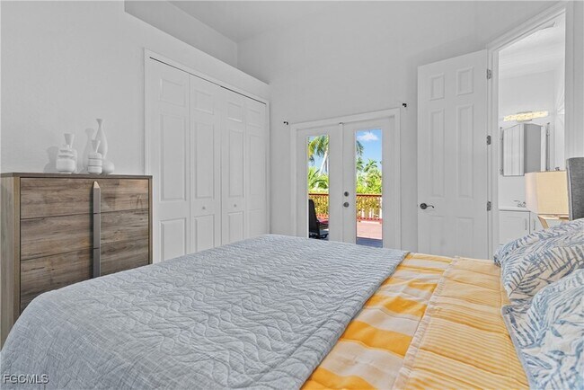 Building Photo - 2417 Cape Coral Pkwy W