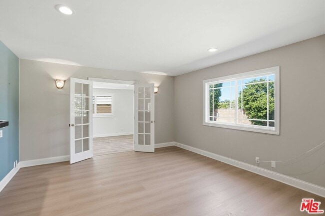 Building Photo - 6646 Franrivers Ave