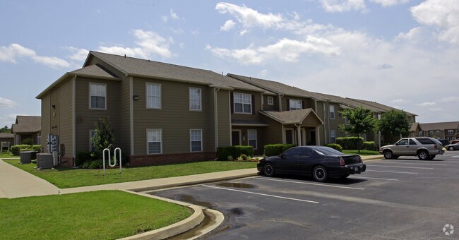 Building Photo - Glenshire Court Apartments