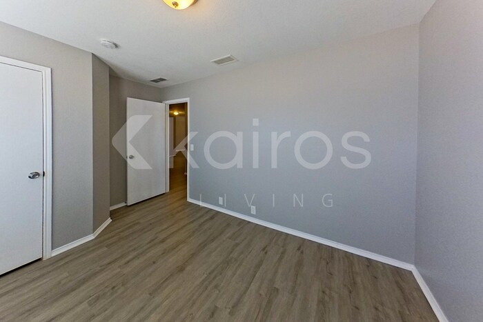 Building Photo - 1401 Alpine Dr