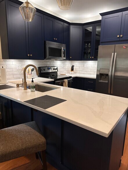 Building Photo - 14 Constitution Ct