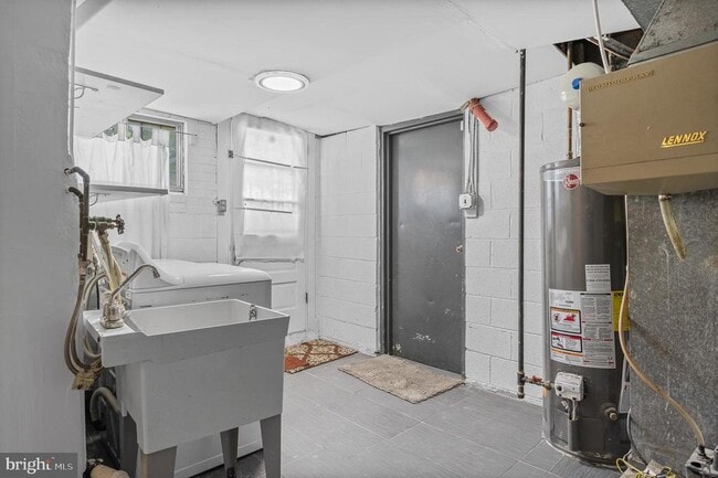 Building Photo - 6311 Barrs Ln
