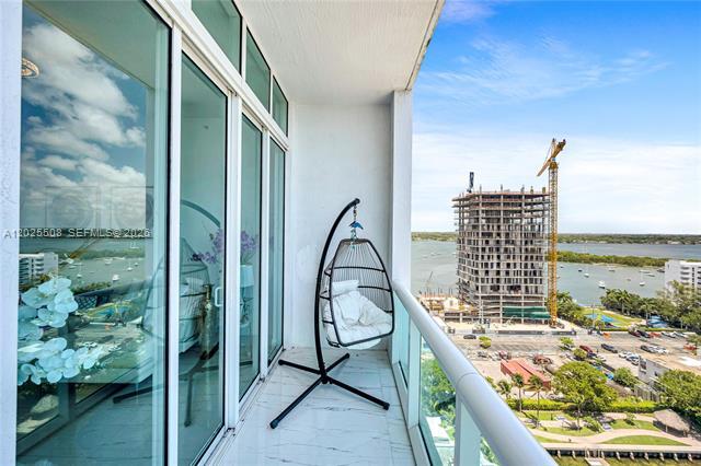 Building Photo - 7900 Harbor Island Dr
