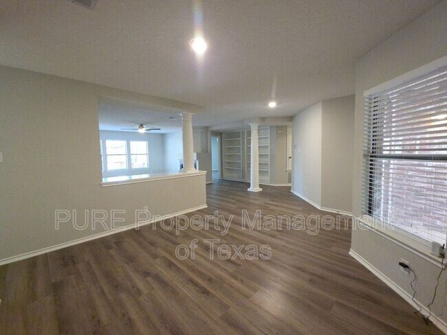 Building Photo - 1406 Bullhill Cove