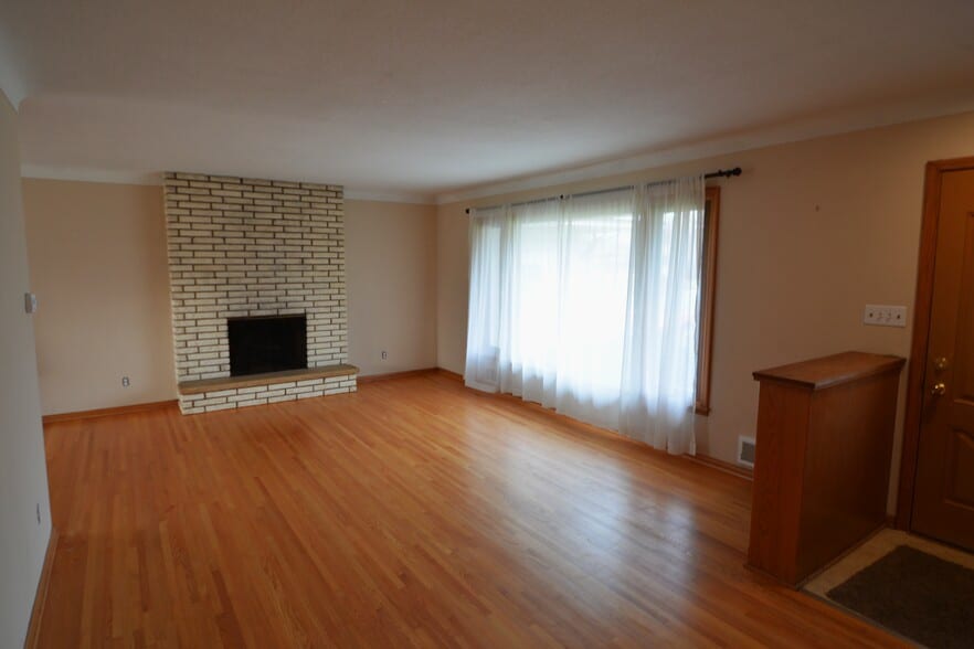 Building Photo - 1426 Glenhill Road