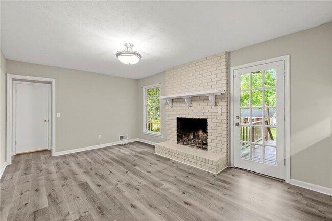 Building Photo - 410 Milton Ave