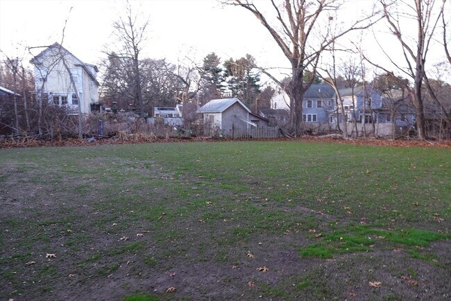 Building Photo - 6 Pondover Rd