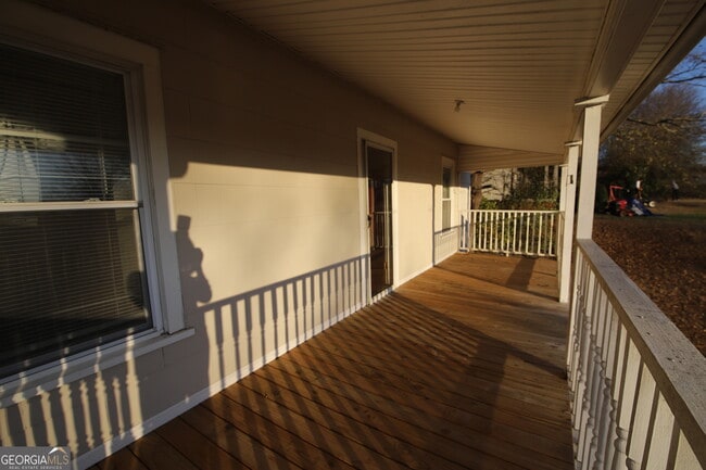 Building Photo - 201 Jennings St