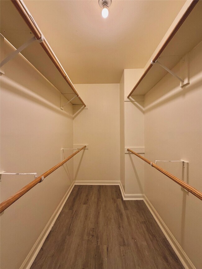 Building Photo - 5422 Winding Way Dr