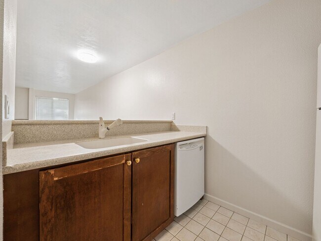 Building Photo - Completely Refreshed Head to Toe!