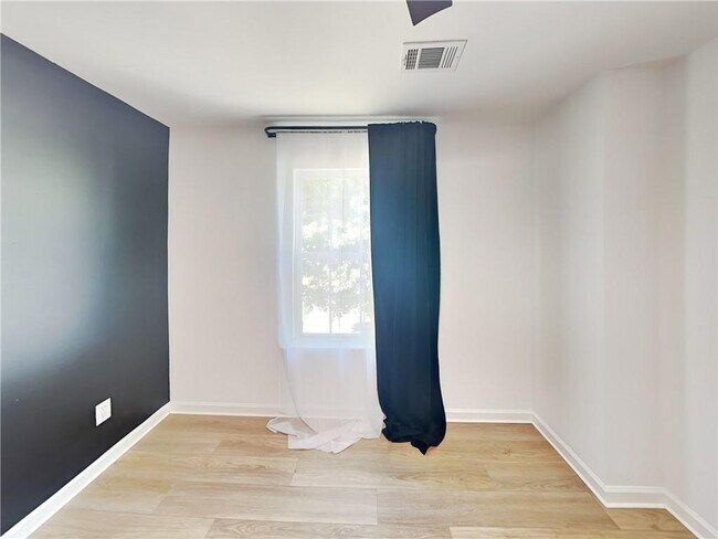 Building Photo - 515 Bigelow Ct
