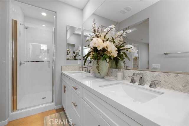 Building Photo - 136 Modjeska