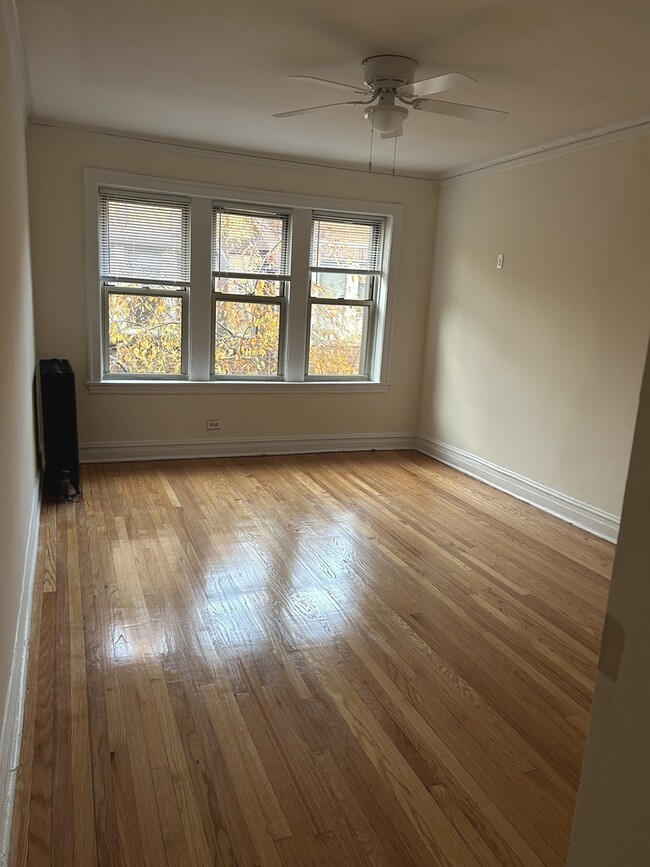 Building Photo - 4957 N Whipple St