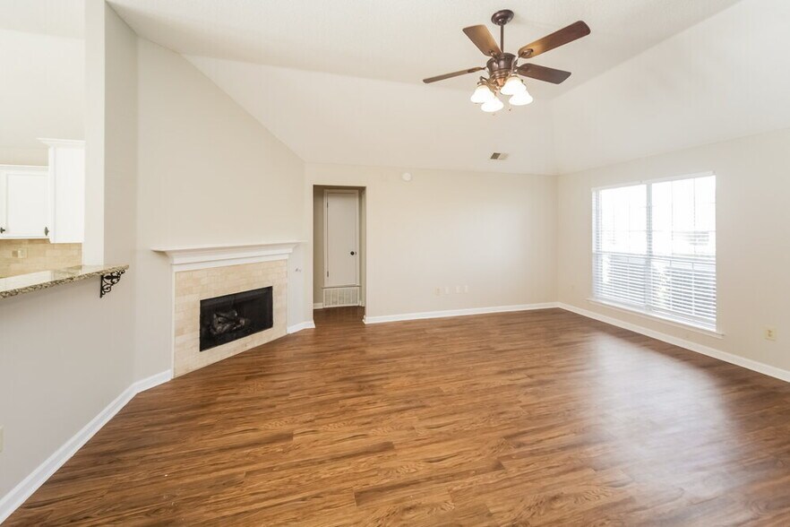 Building Photo - 7203 Fox Creek Dr