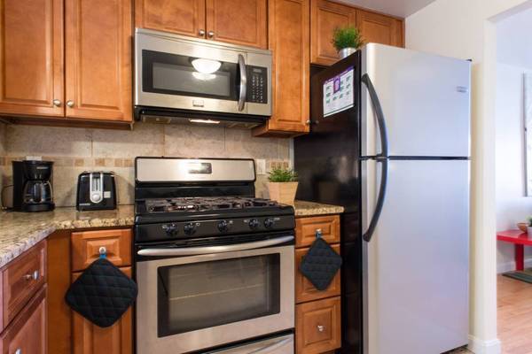 Building Photo - 17 Oxford Cir