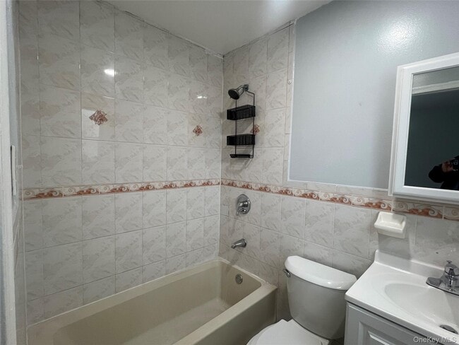 Building Photo - 180-11 146th Ave