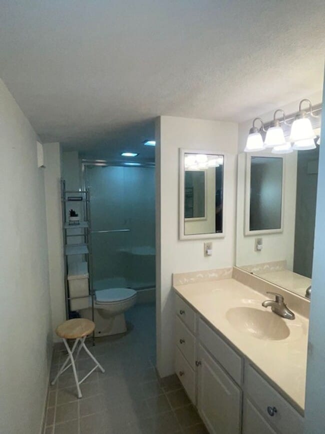 Building Photo - Beautiful 4 Bedroom Home
