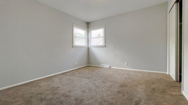 Building Photo - 5747 N 93rd St