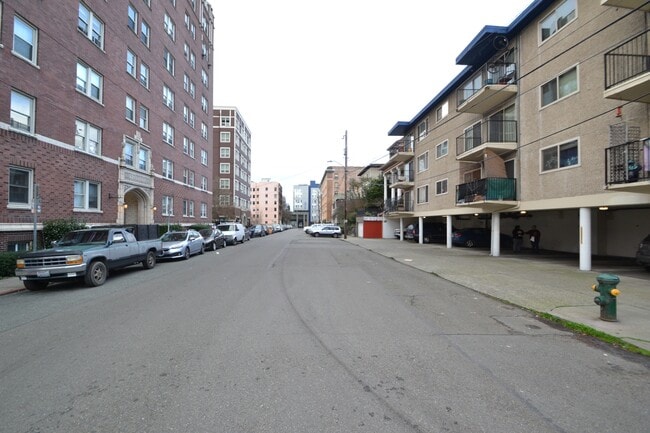 Building Photo - 1620 Belmont Ave