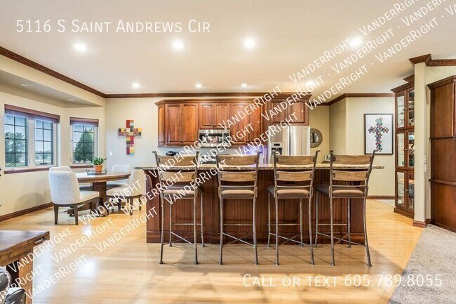 Building Photo - 5116 S St Andrews Cir