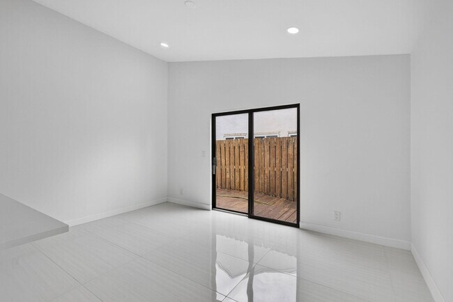 Building Photo - 7771 Blackwood Ln