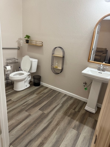 Building Photo - 214 Main St