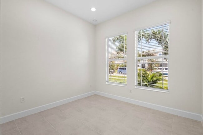 Building Photo - 14184 Lacebark Ln