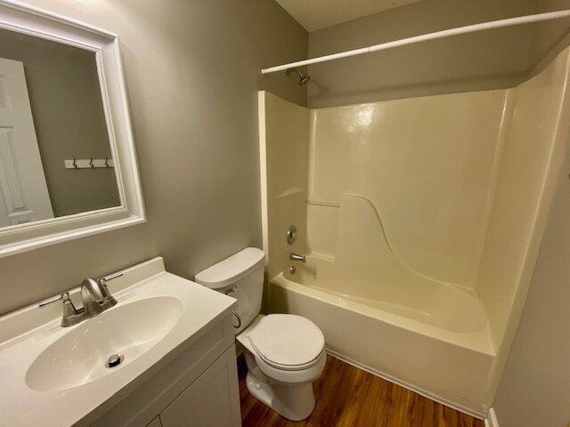 Building Photo - Beautiful 4 Bedroom home in Plainfield! Huge Storage!