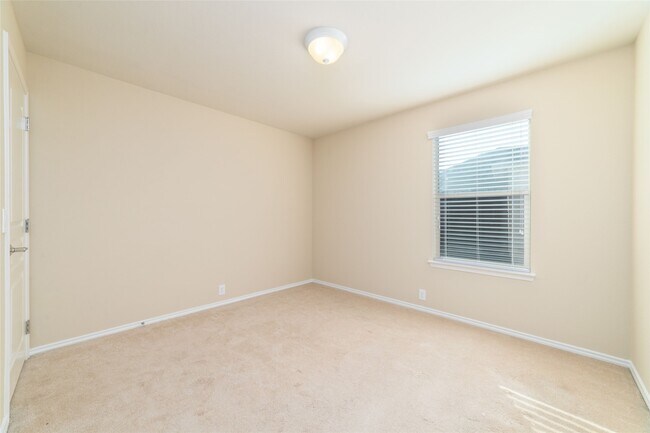 Building Photo - 6403 Guilford Glen Ln