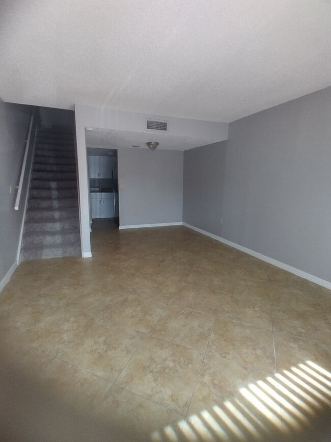 Building Photo - 4149 S Semoran Blvd