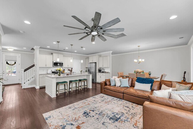 Building Photo - Beautiful 4BR/2.5BA Home in Highly Desirable Park West