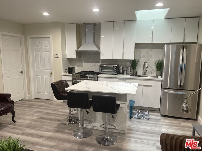 Building Photo - 5316 W 119th Pl