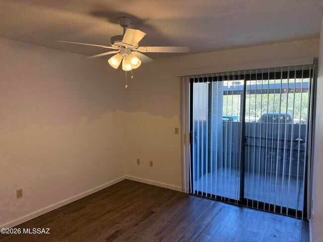 Building Photo - 5751 N Kolb Rd