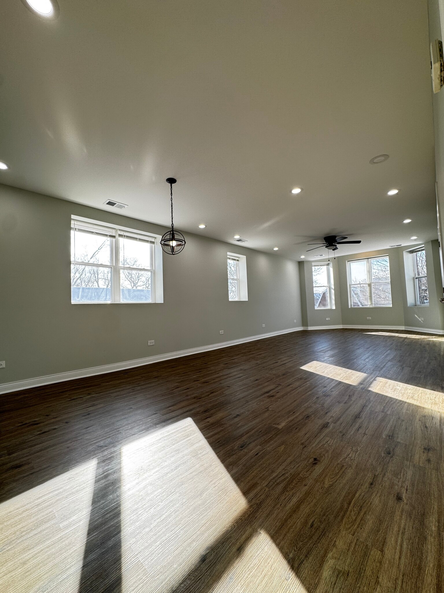 Building Photo - 6807 S Paulina St