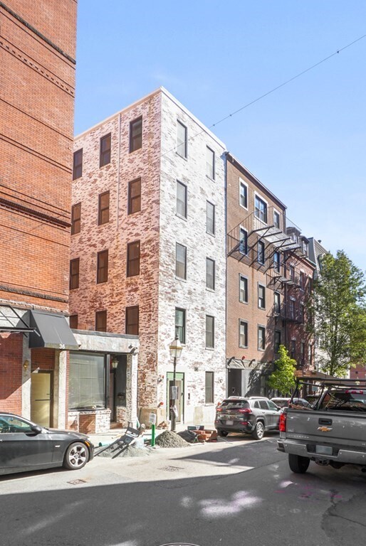 Building Photo - 37 Fleet St