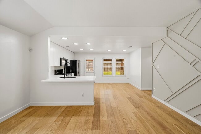 Building Photo - 13510 Gospel Way