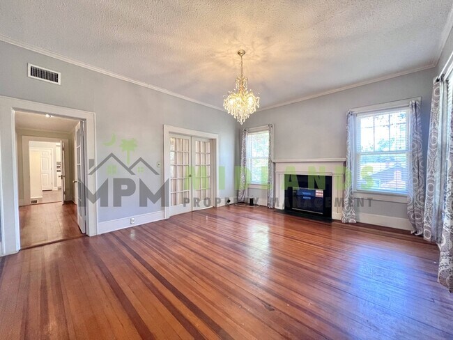 Building Photo - 2417B Clark Street
