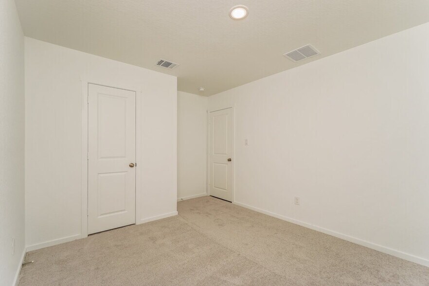 Building Photo - 544 Roquefort St