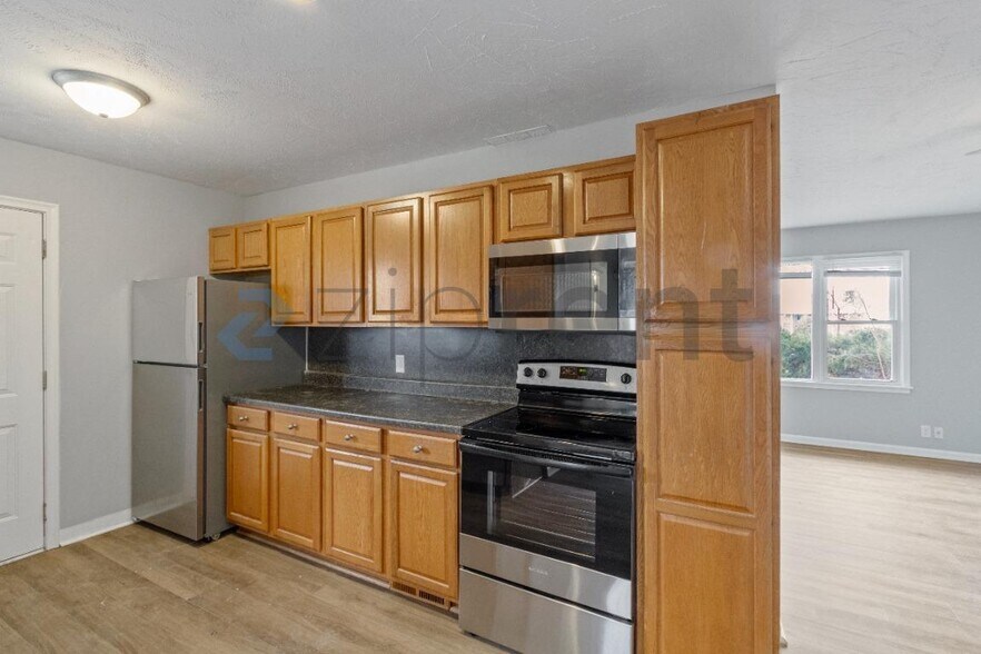 Building Photo - 3366 Craig Ave