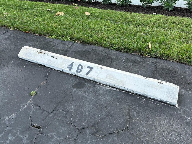 Building Photo - 1605 U.S. Rte 1