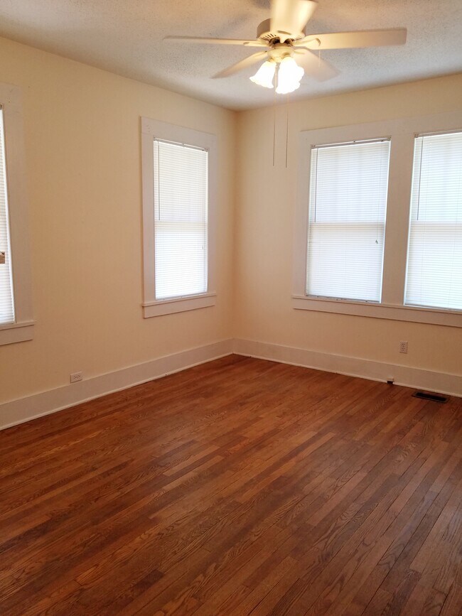 Building Photo - 1509 Troupe St