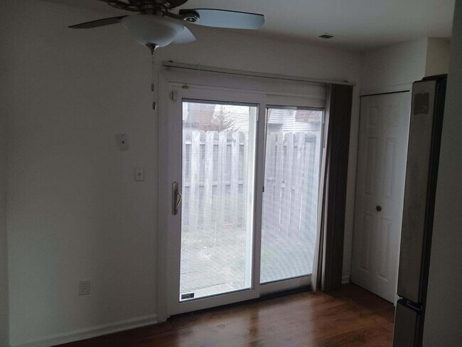 Building Photo - 6070 Pennsylvania Dr