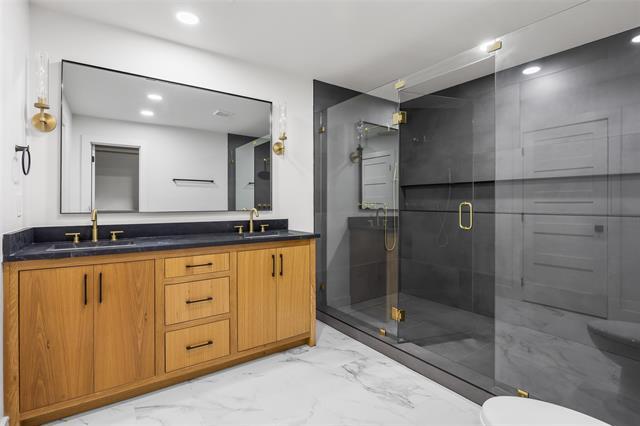 Building Photo - 6746 Braeburn Dr