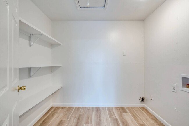 Building Photo - 1306 Glenda Dr