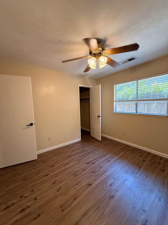 Building Photo - 2816 Windsong Ave