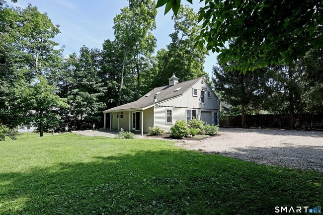 Building Photo - 15 Maple Shade Rd
