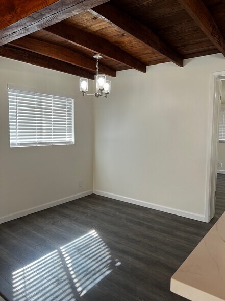 Building Photo - 367 Sirretta St