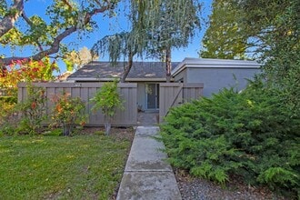 Building Photo - Rare Rental Opportunity in a Prime Los Gatos Location!